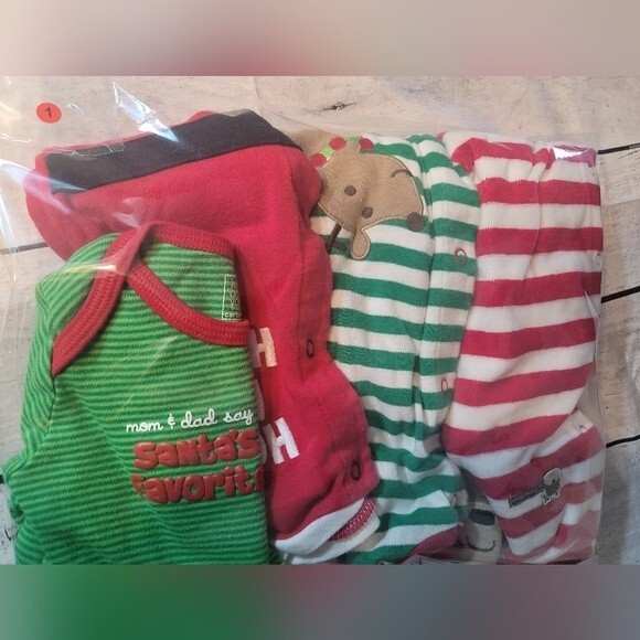 Carters Just One You 4 Piece  Holiday Sleepers  bundle Size 6months - Picture 16 of 16